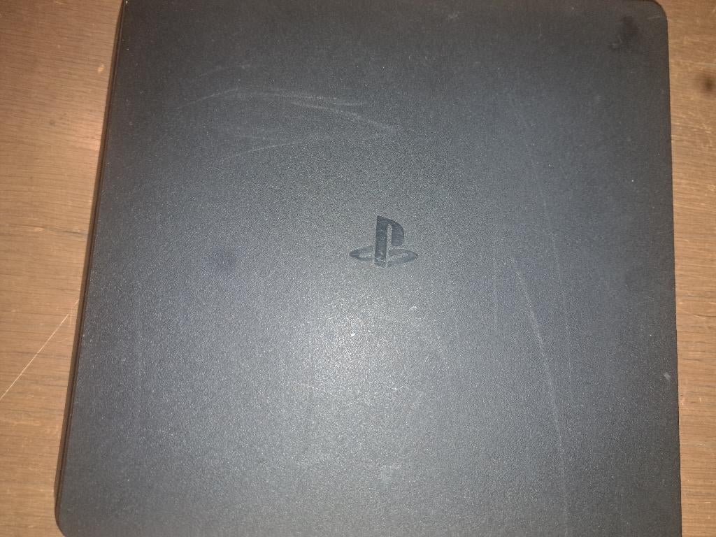 Ps4 met games en twee Controllers MOET WEG, Online, Gebruikt, Vanaf 3 jaar, Ophalen