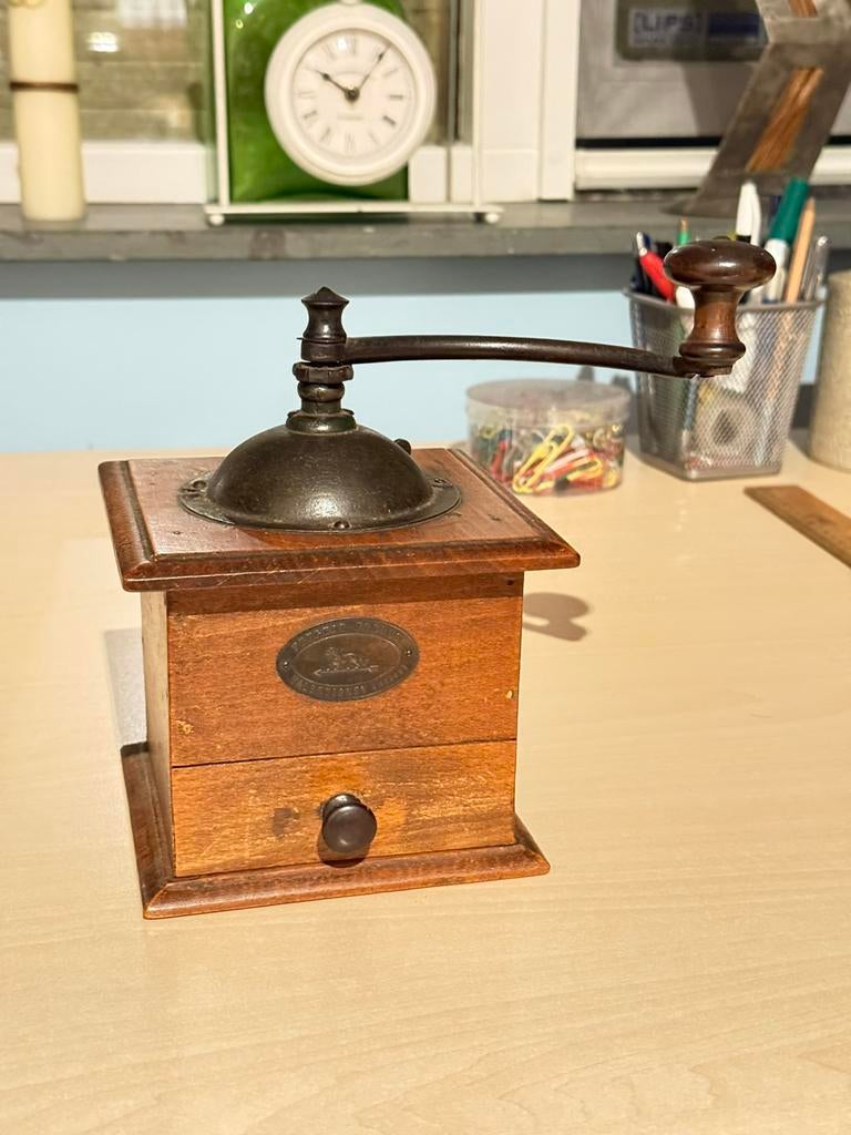 Antieke Peugeot koffiemolen – origineel, houten model lade, Antiek en Kunst, Ophalen of Verzenden