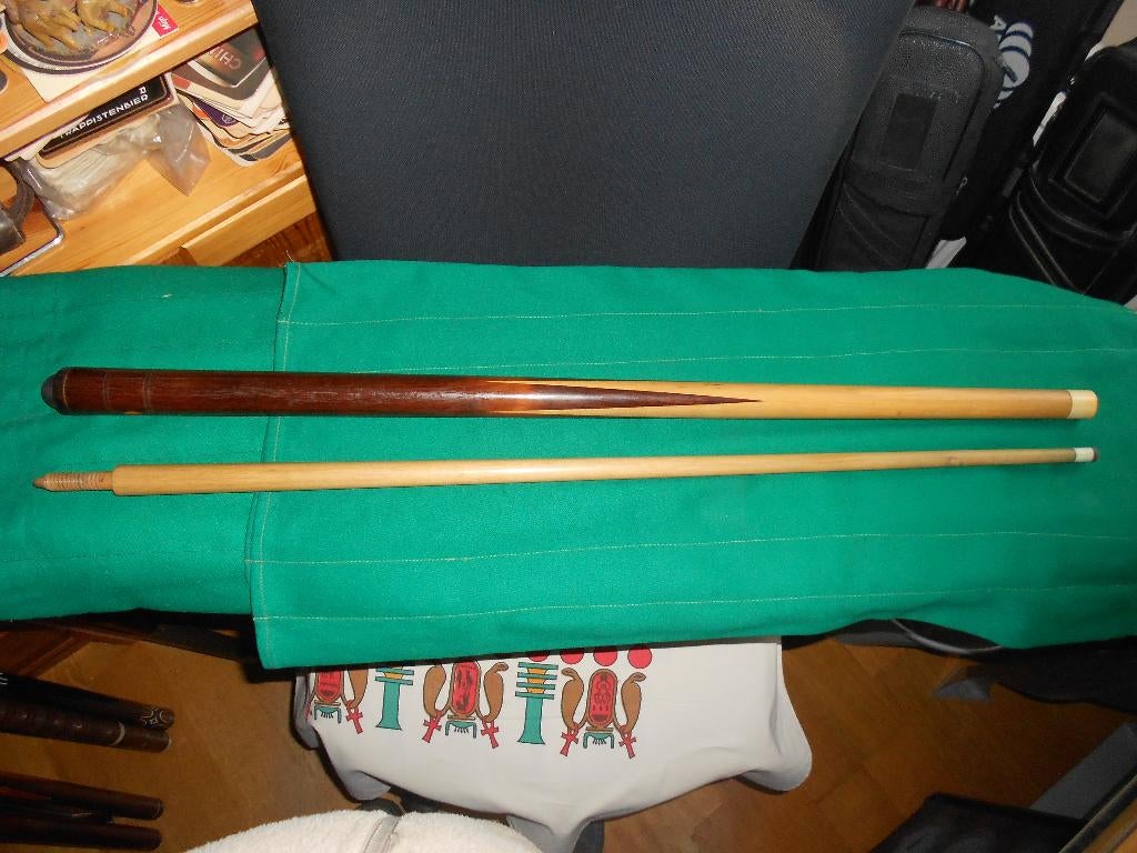 Biljart Keu.Zeer Degelijke keu vermoedelijk Hiolle Van Laere, Ophalen of Verzenden, Zo goed als nieuw, Keu of Ballen