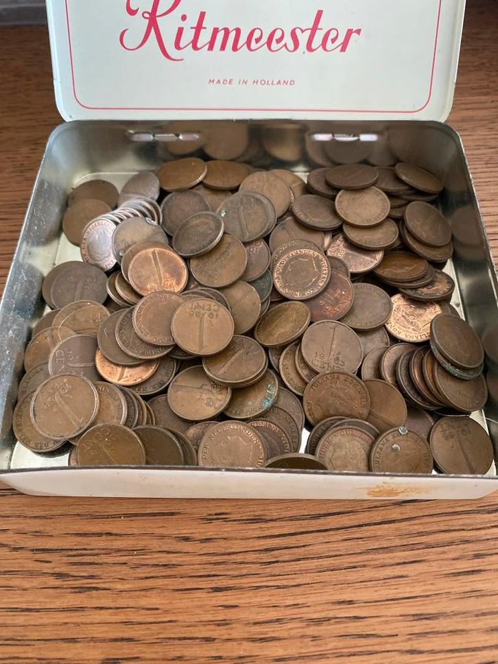Bak met oude Nederlandse centen (gulden tijdperk), Postzegels en Munten, Munten | Nederland, Setje, 1 cent, Koningin Juliana, Verzenden