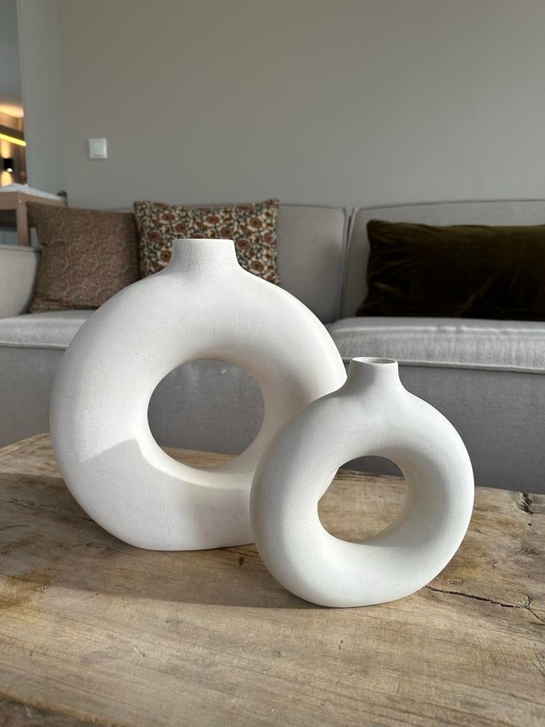 Set mooie vazen van H&M, Huis en Inrichting, Woonaccessoires | Vazen, Ophalen, Wit, Aardewerk of Porselein, Zo goed als nieuw