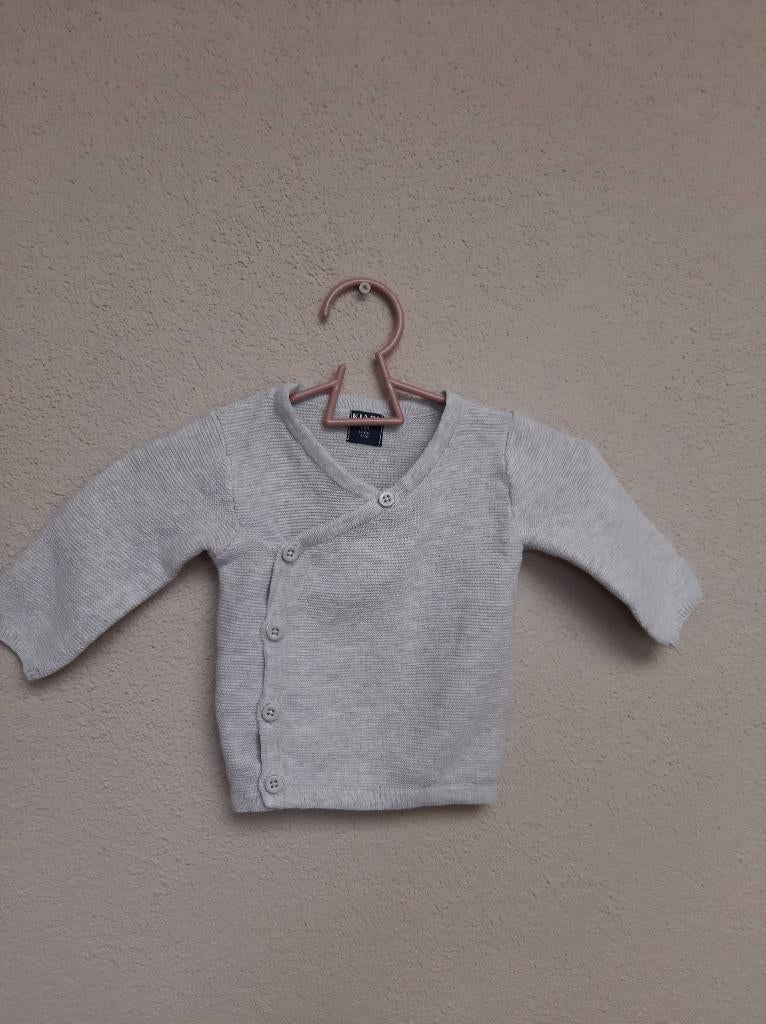 ZGAN grijs omslagvestje van Kiabi Mt 54cm = 50/56, Kiabi, Ophalen of Verzenden, Zo goed als nieuw, Truitje of Vestje