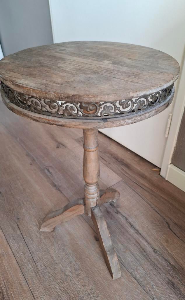 Houten Bijzettafel / Plantentafel met Decoratieve Rand, Huis en Inrichting, Minder dan 55 cm, Gebruikt, Rond, Hout