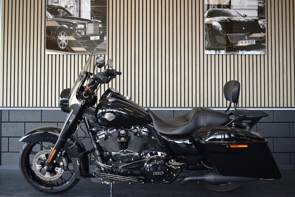Harley Davidson 114 FLHRXS Road King Special Black Edition,, Motoren, Motoren | Harley-Davidson, Traction Control, Laan van Vredenoord 33
2289 DA  Rijswijk, NL