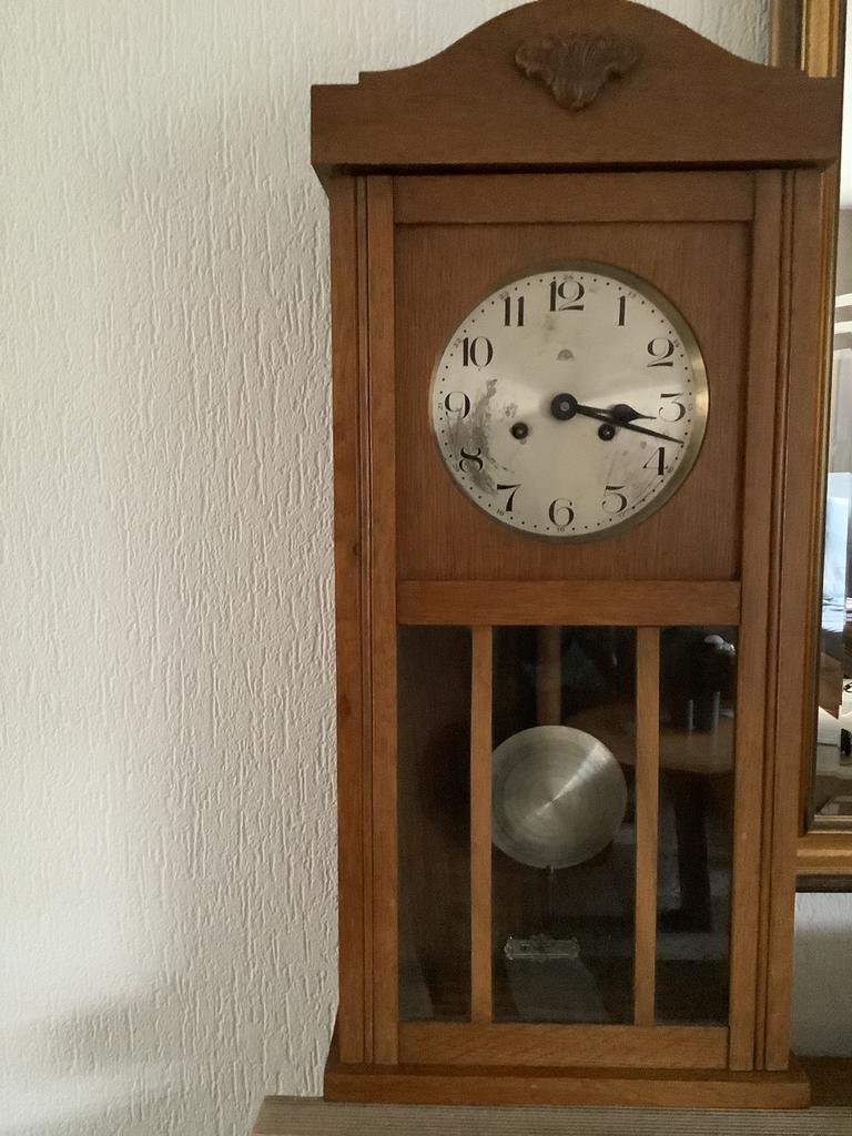 Regulateursklok goed werkend, Ophalen of Verzenden, Gebruikt, Analoog, Wandklok