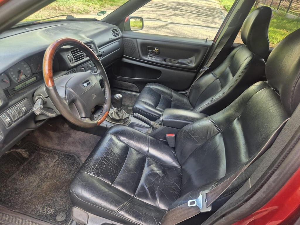 Volvo V70 2.5/144PK/Airco/CruiseCont/Leer/Stoelverw/Trekhaak, Auto's, Volvo, Gebruikt, 1434 kg, Stoelverwarming, 1600 kg