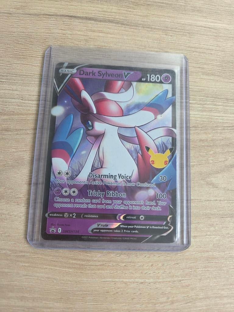 Pokémon Dark Sylveon V SWSH134, Ophalen of Verzenden, Zo goed als nieuw, Foil