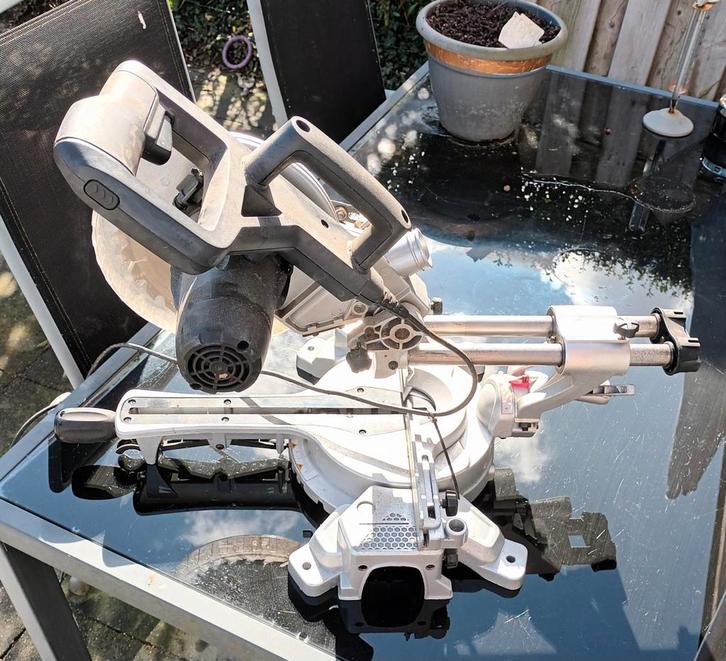 Afkortzaag met trekfunctie, Doe-het-zelf en Verbouw, Gereedschap | Zaagmachines, Ophalen