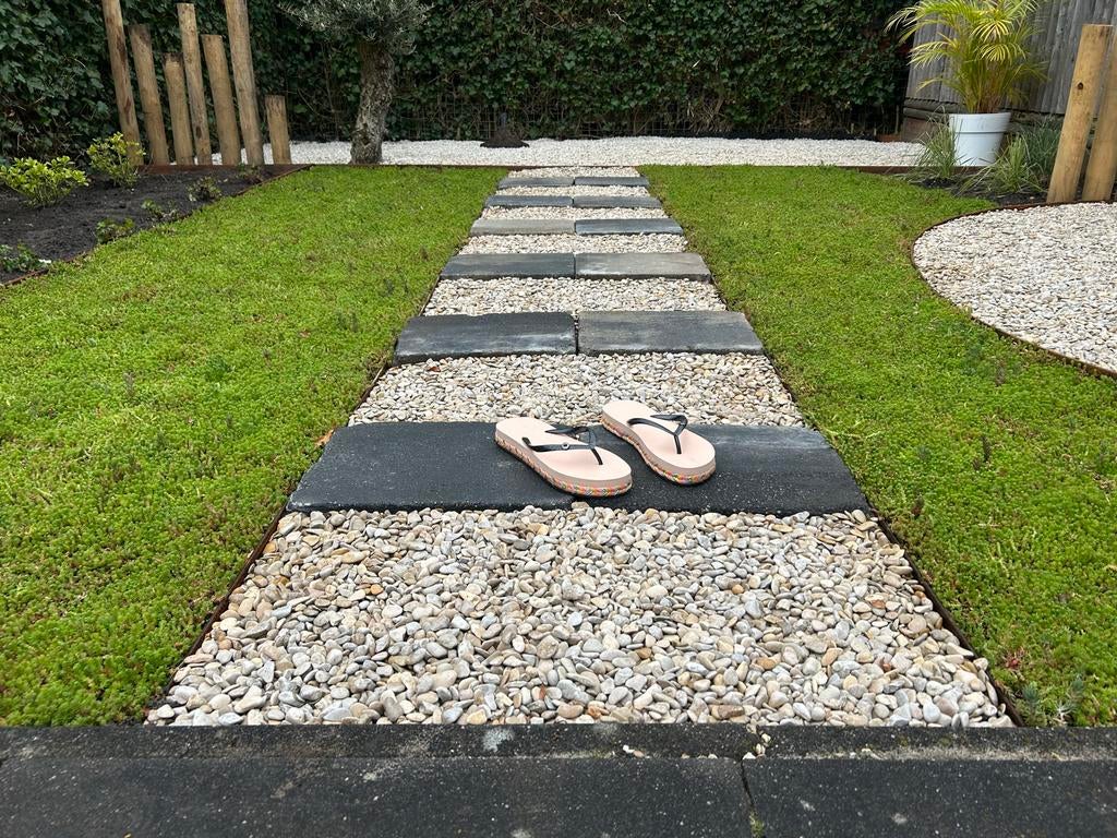 Uzuri slippers voor dames - Ideaal voor zomerse dagen, Ophalen of Verzenden, Zo goed als nieuw, Beige, Slippers