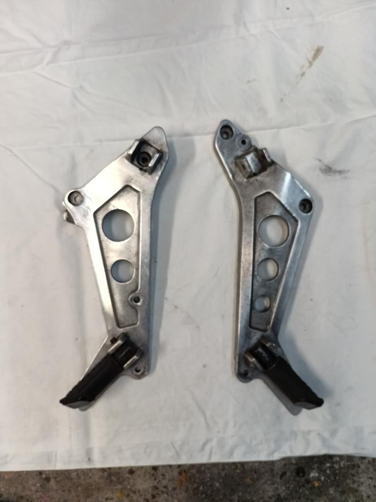 Bijrijder steps Honda ntv 650, Motoren, Onderdelen | Harley-Davidson, Ophalen