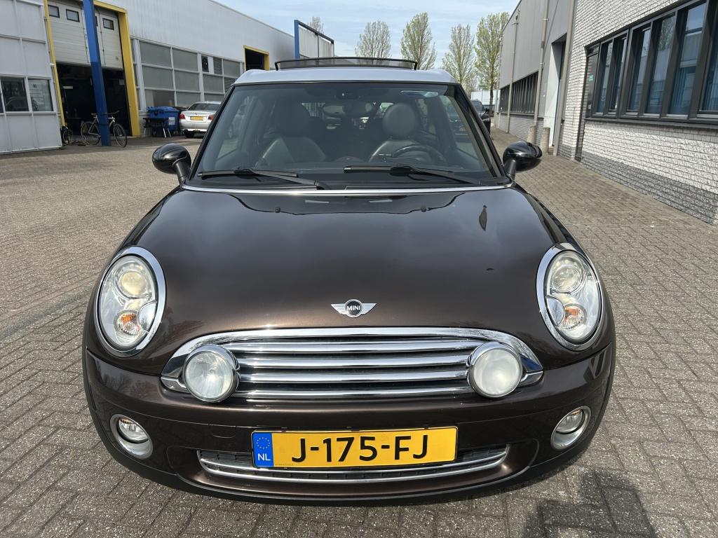 MINI Clubman 1.6 Cooper Chili XENON PANO STOELVW PDC., Auto's, Voorwielaandrijving, Gebruikt, 4 cilinders, Bruin