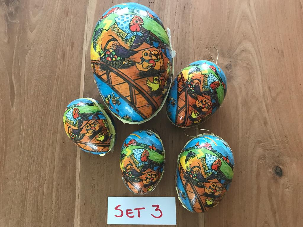 2 x set kartonnen eieren pasen paaseieren karton decor, Ophalen of Verzenden, Gebruikt