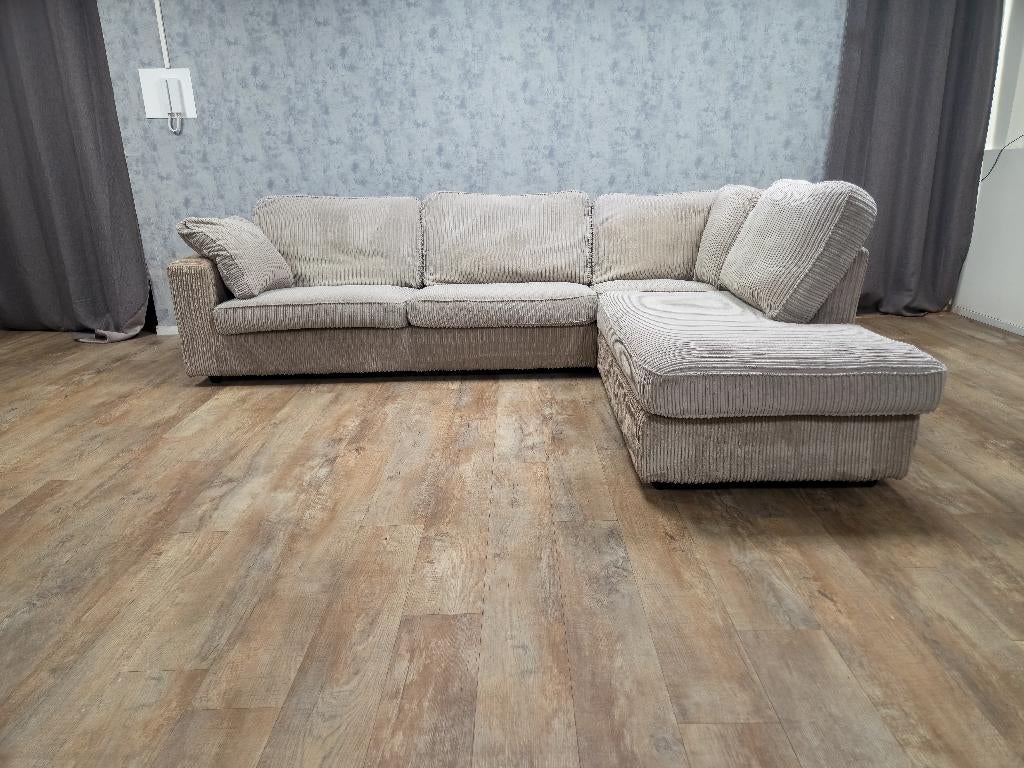 Zeer Mooi Beige Ribstof Hoekbank, Huis en Inrichting, Banken | Bankstellen, Info@banxtel.nl, Gebruikt, Hoekbank, Ophalen of Verzenden