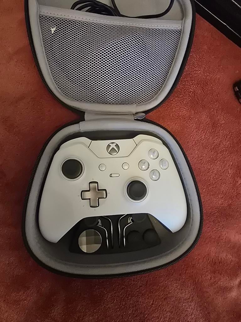 Xbox Elite Series 1 Controller - Wit, Gebruikt, Ophalen of Verzenden, Xbox One, Controller