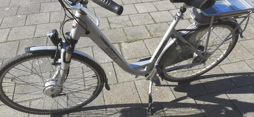 STELLA GIRALDO elektrische fiets, Fietsen en Brommers, Elektrische fietsen, 51 tot 55 cm, Ophalen of Verzenden, Zo goed als nieuw