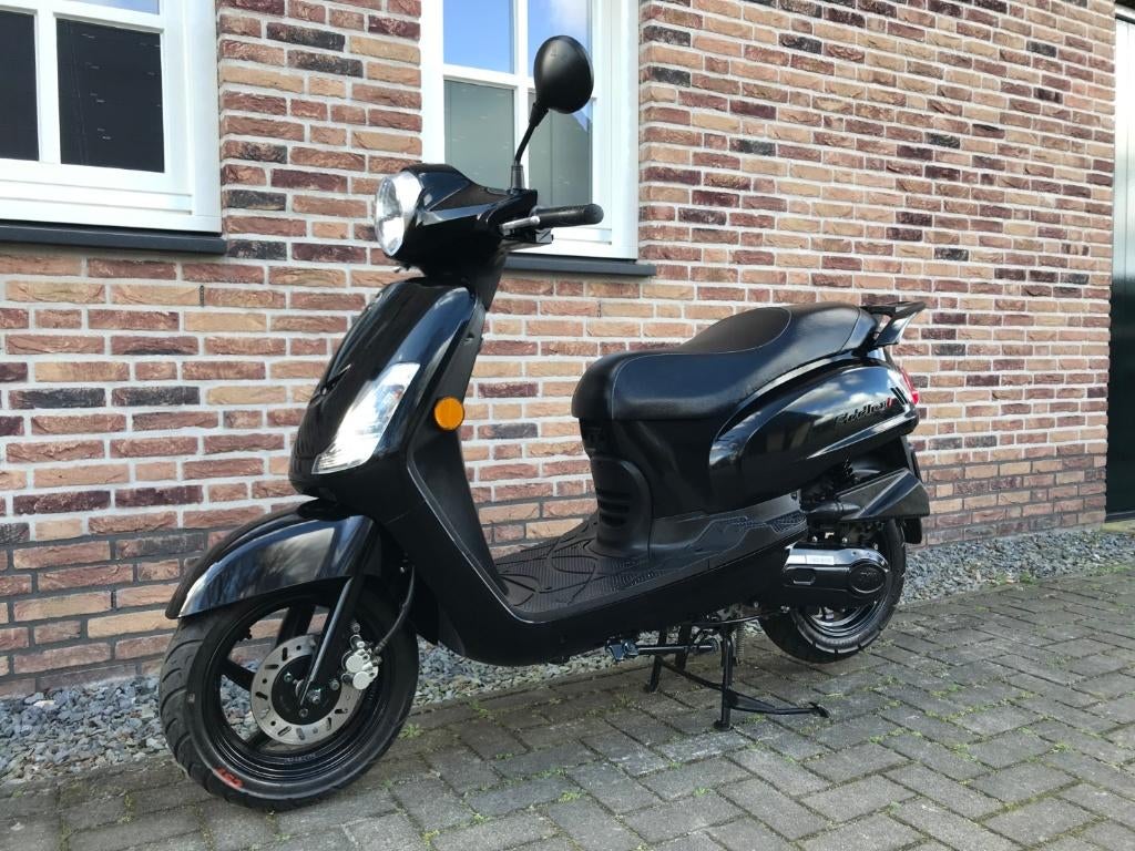 SYM FIDDLE 2 BROM BJ 09-2025 KM 2100 INJECTIE, Fietsen en Brommers, Scooters | SYM, Gebruikt, Fiddle, Maximaal 45 km/u, Benzine