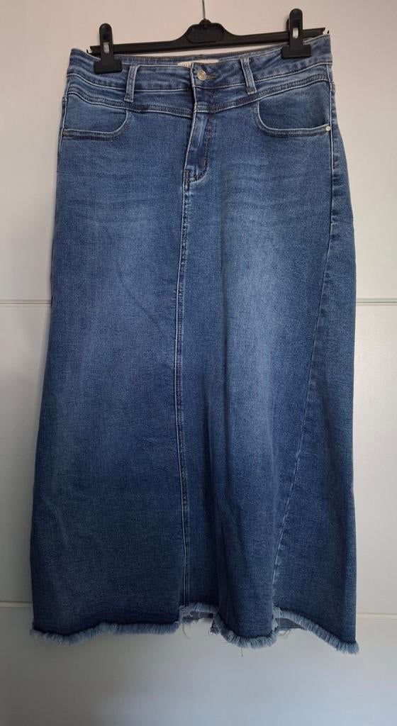 Nieuwe stretch jeans rok van Hello Miss maat 42, Kleding | Dames, Rokken, Blauw, Maat 42/44 (L), Nieuw, Ophalen of Verzenden