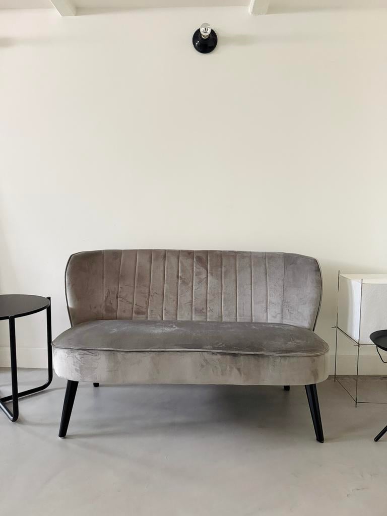 Als nieuw ; bankje grijs fluweel / velvet 2-zits bank retro, Ophalen, Minder dan 75 cm, Tweepersoons, Zo goed als nieuw