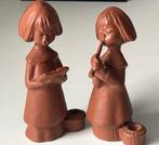 Twee oude kandelaars  zingende en fluitende kinderen, Antiek en Kunst, Ophalen of Verzenden, Keramiek of Aardewerk