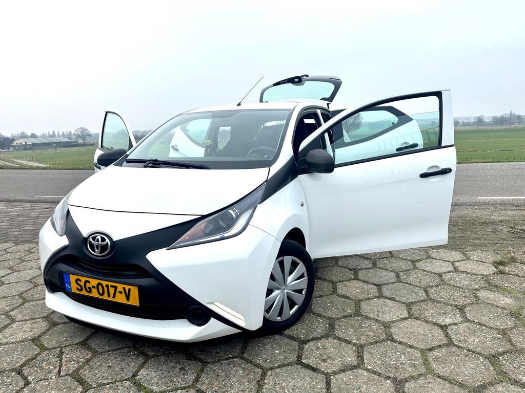 Toyota Aygo 1.0 VVT NAP 5D AIRCO NW APK XENON/LED BTW AUTO, Auto's, Start-stop-systeem, Euro 6, 4 stoelen, Wit