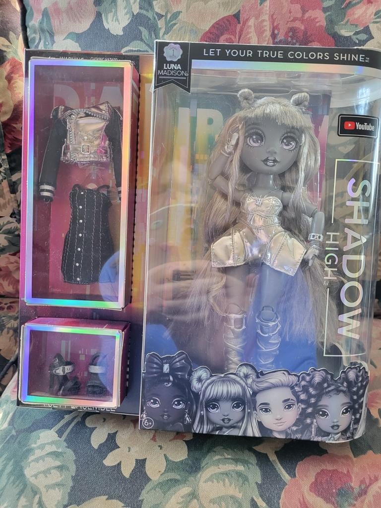 Rainbow shadow high, Ophalen of Verzenden, Nieuw, Fashion Doll