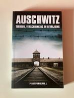 Auschwitz Terreur verschrikking en bevrijding - Perry Pierik, Boeken, Ophalen of Verzenden, Tweede Wereldoorlog, Zo goed als nieuw