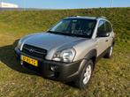 Hyundai Tucson 2.0 I 2WD 2005 Grijs trekhaak, Stof, 4 cilinders, Origineel Nederlands, 75 €/maand