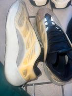Yeezy 700 v3 mono safflower, Ophalen of Verzenden, Gedragen, Wit, Sneakers of Gympen