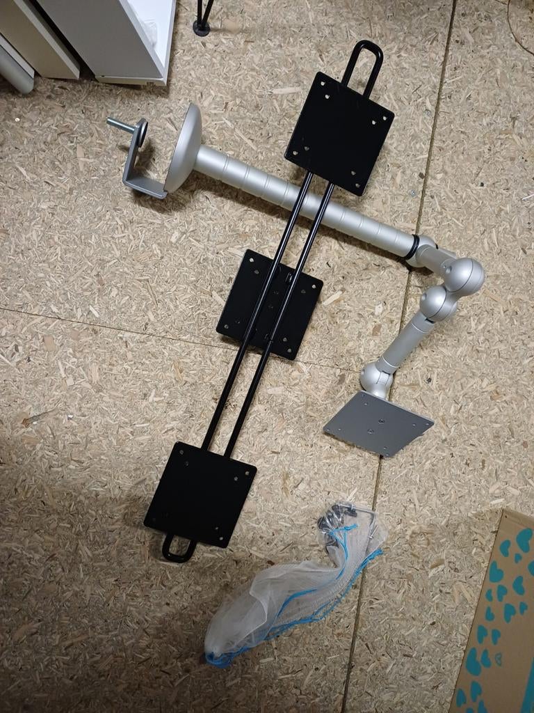 Monitorbeugel voor 2 schermen, Computers en Software, Monitoren, Ophalen of Verzenden, Gebruikt, In hoogte verstelbaar