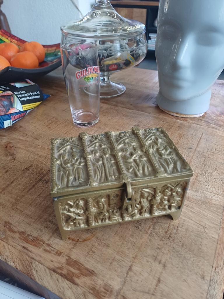 Antieke  bronzen  gotische  sieraden kistje, Ophalen of Verzenden