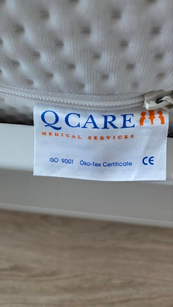 Zo goed als nieuwe QCare Medische Matras, Ophalen, Eenpersoons, Zo goed als nieuw, 80 cm