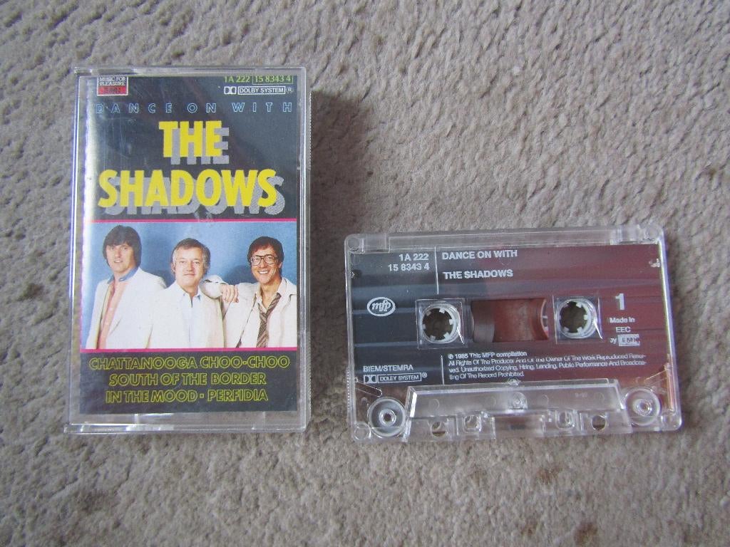 Cassette: The shadows - Dance one with the shadows, Cd's en Dvd's, Cassettebandjes, Gebruikt, 1 bandje, Ophalen of Verzenden, Origineel
