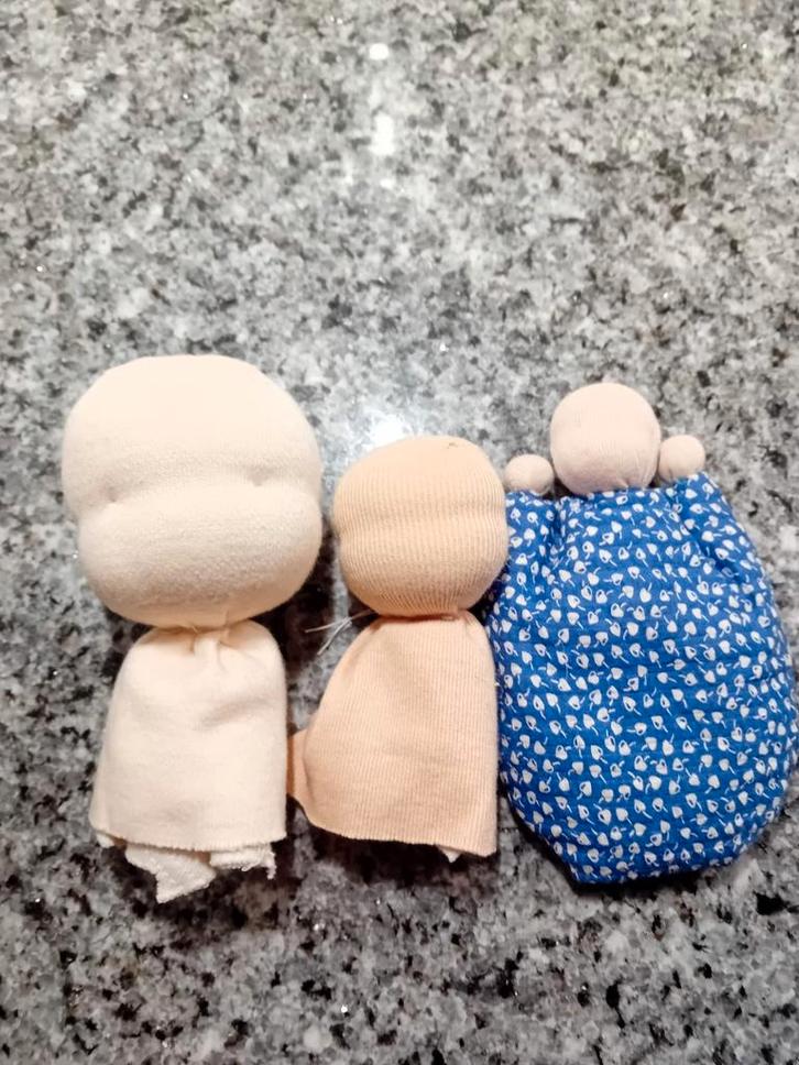 Walldorf poppen hoofdjes en baby+ zakje zuivere schapenwol, Hobby en Vrije tijd, Knutselen, Ophalen of Verzenden