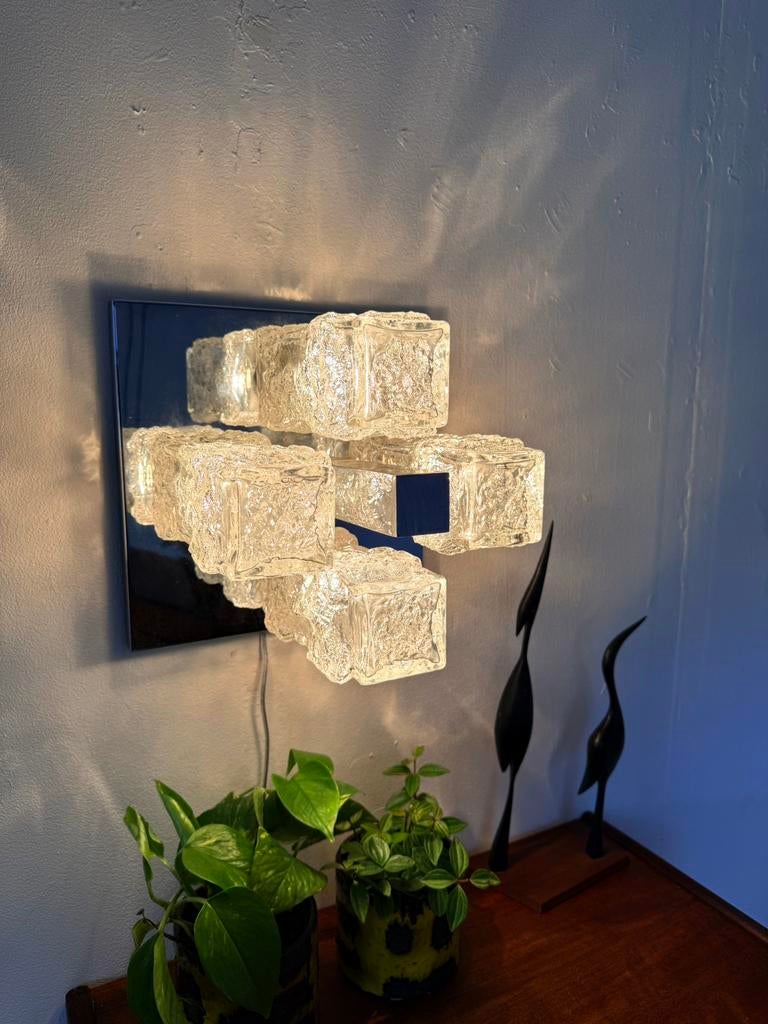 Vintage chroom & ijsglas wand-/plafondlamp, Hillebrand ‘70, Ophalen of Verzenden, Zo goed als nieuw, Glas, Vintage retro buisframe design rotan webbing papercord deens