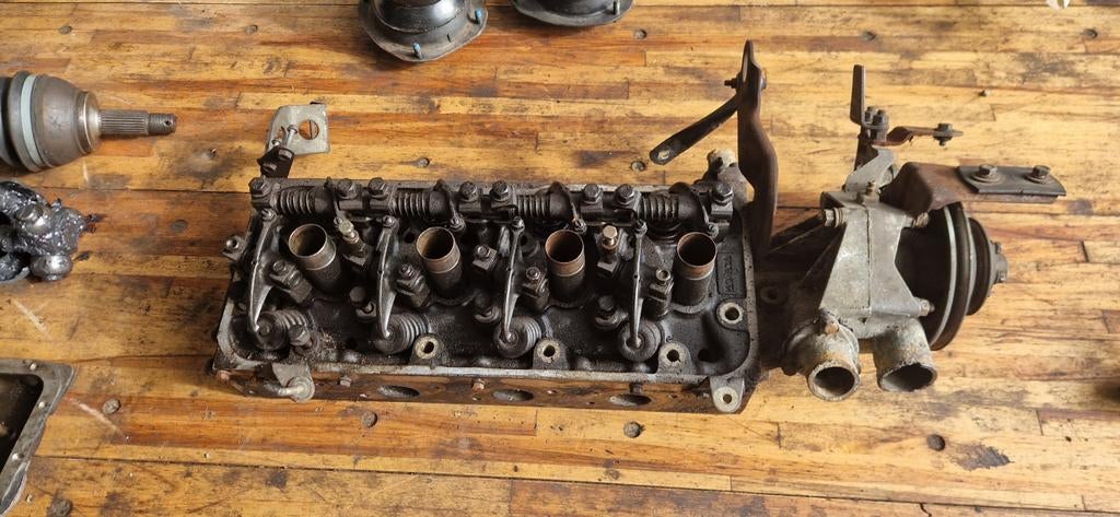 Cilinderkop Citroën CX 2500 Injectie met Waterpomp, Ophalen