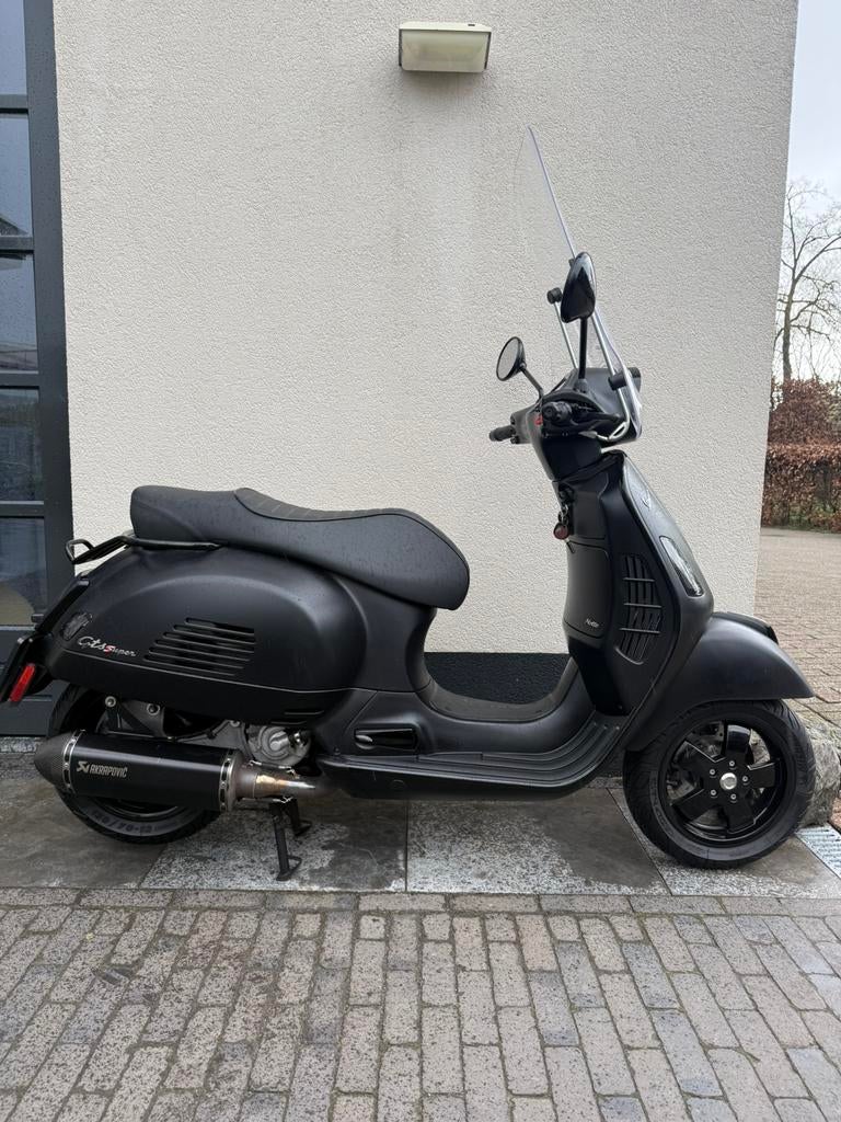 ⭐️Vespa gts 300 notte akrapovic zeer nette staat 9687 km⭐️, Ophalen of Verzenden, Zo goed als nieuw, Benzine, Overige modellen