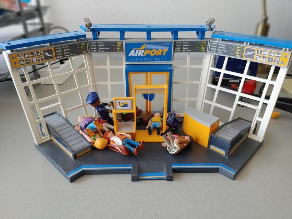 Plamobil speelgoed luchthaven piratenschip politieauto, Ophalen, Zo goed als nieuw, Complete set