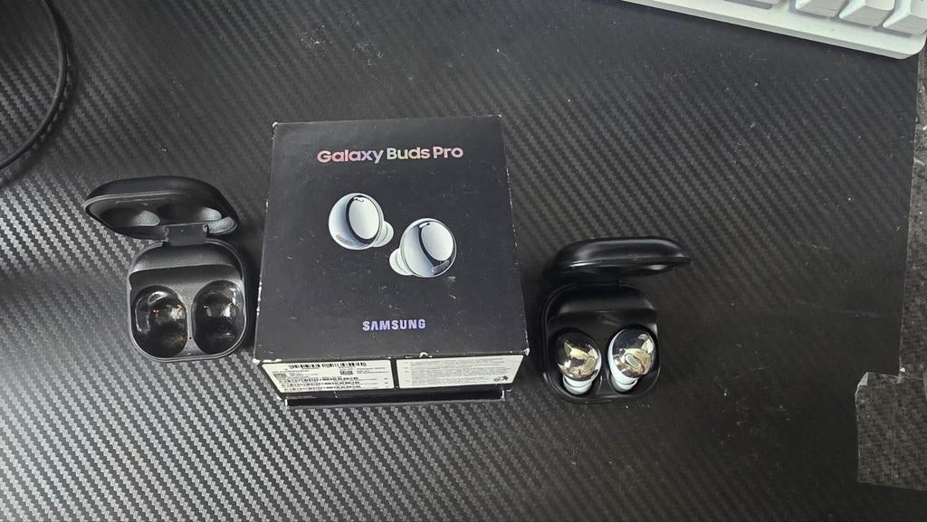 Samsung Galaxy Buds Pro met 2 charging case (700mAh upgrade), Ophalen of Verzenden, Zo goed als nieuw, Overige merken, Draadloos