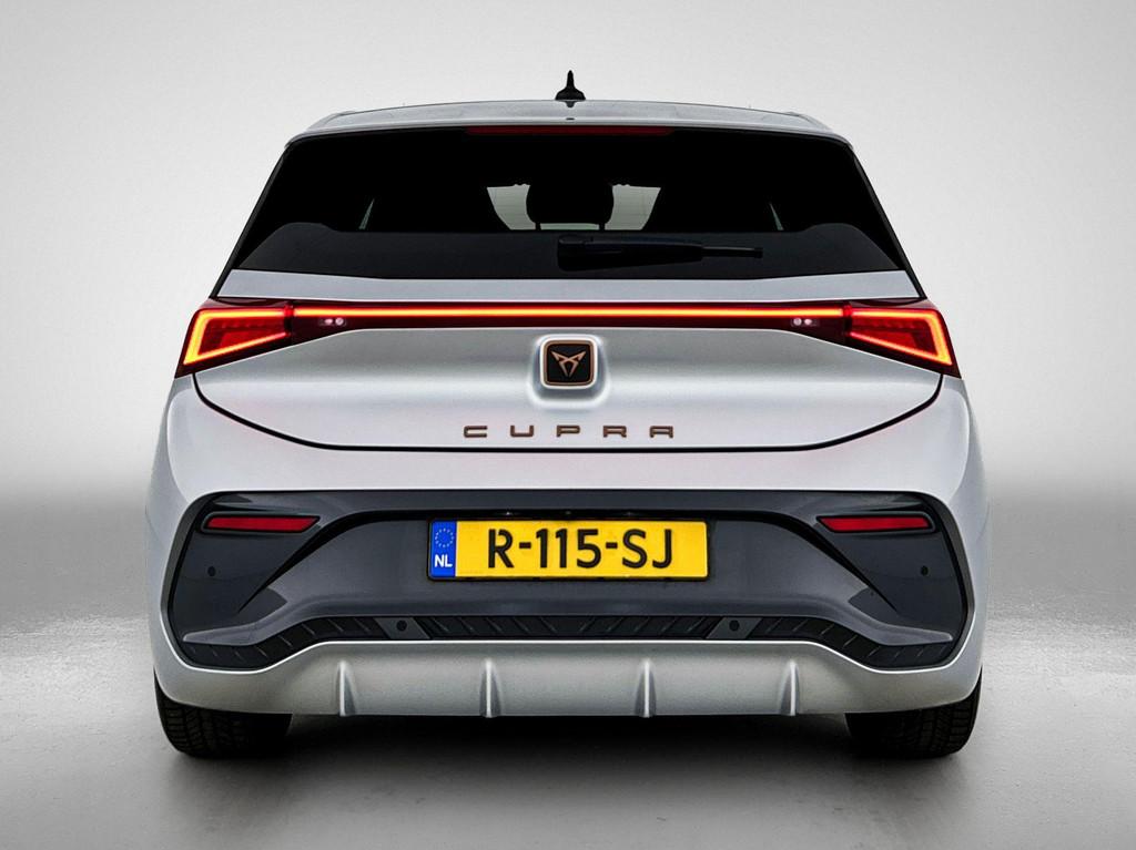 CUPRA Born Business 62 kWh | CAMERA | PREDICTIVE ACC | STUUR, Auto's, Automaat, 12 maanden, Gebruikt, Zwart