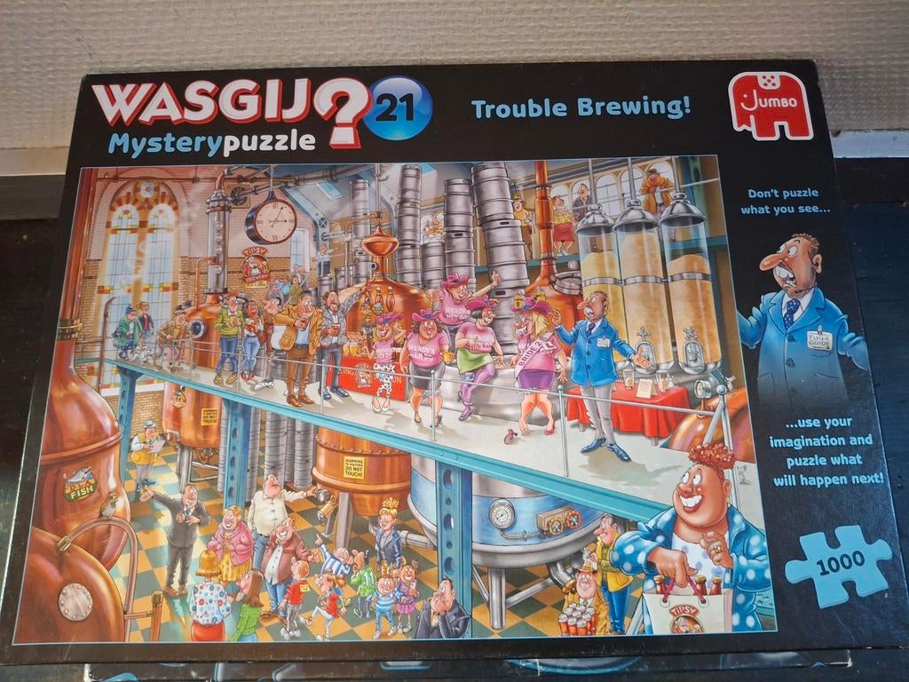 Wasgij Puzzel 1000 Stukjes - Trouble Brewing!, Ophalen of Verzenden, 500 t/m 1500 stukjes, Zo goed als nieuw, Legpuzzel