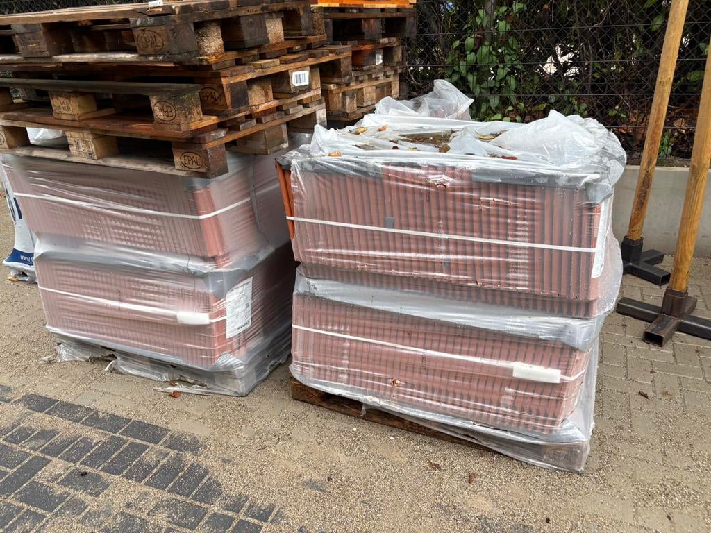 Madura dakpan rood - roof tile natuurrood, Ophalen, Steen of Klei, Nieuw, 15 m² of meer