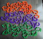 VRIJWEL NIEUW 50 Wilton uitstekerset dierenvrienden koekvorm, Ophalen of Verzenden, Zo goed als nieuw, Taarten of Cupcakes, Bakvorm