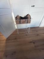 Staand rekje met mand : komt uit een klein winkeltje, Ophalen