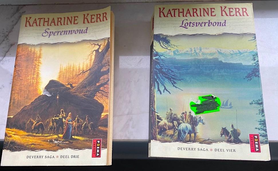 2 pockets van Katharine Kerr - Deverry serie, Boeken, Romans, Zo goed als nieuw, Amerika, Ophalen of Verzenden