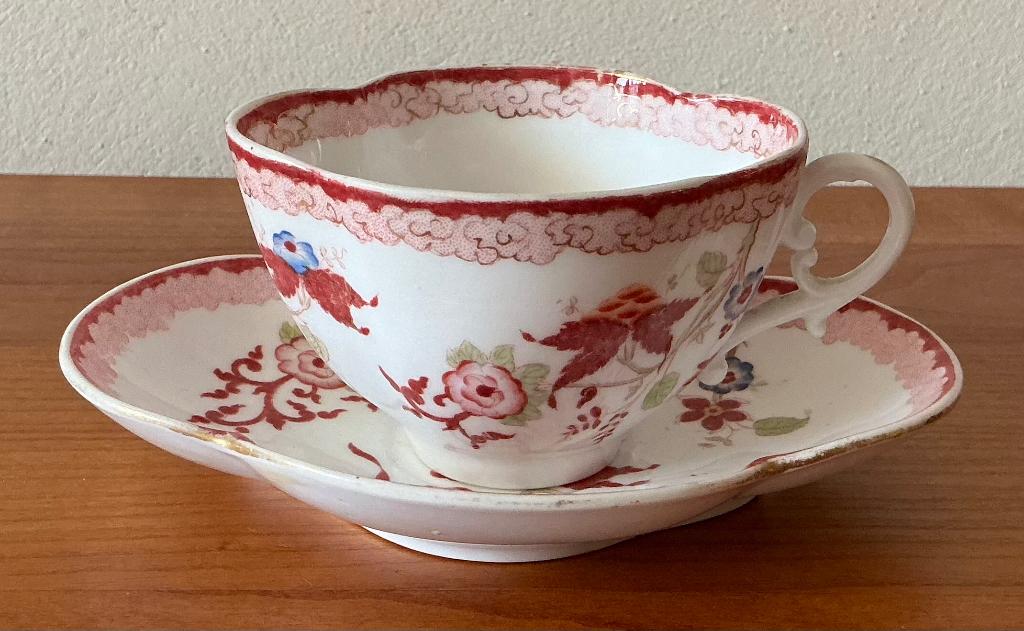 Kop en schotel, Sarreguemines Minton, onbeschadigd 1875-1880, Antiek en Kunst, Antiek | Servies los, Ophalen of Verzenden