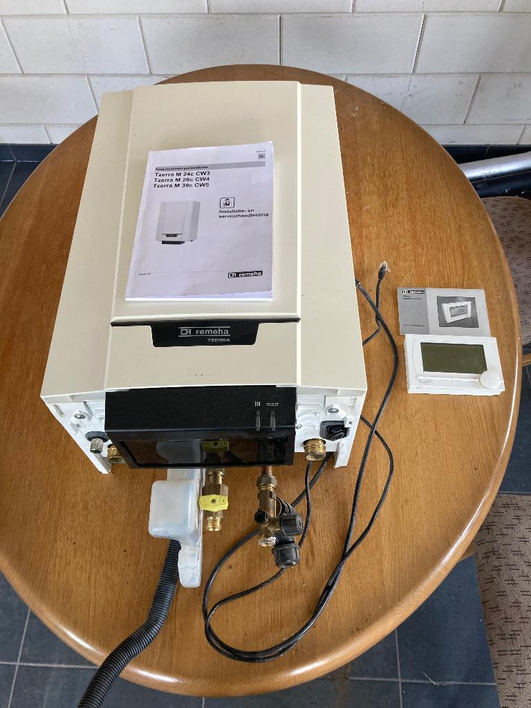 Cv ketel Remeha Tzerra M28 rmh nl ccs, Ophalen, 30 tot 80 cm, Gebruikt, Hoog rendement (Hr)
