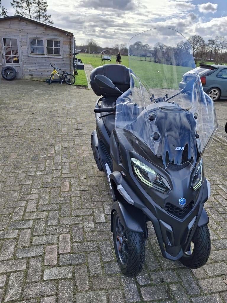 Piaggio MP3 530 HPE mallossi vario topkoffer handvat verwarm, Scooter, Particulier