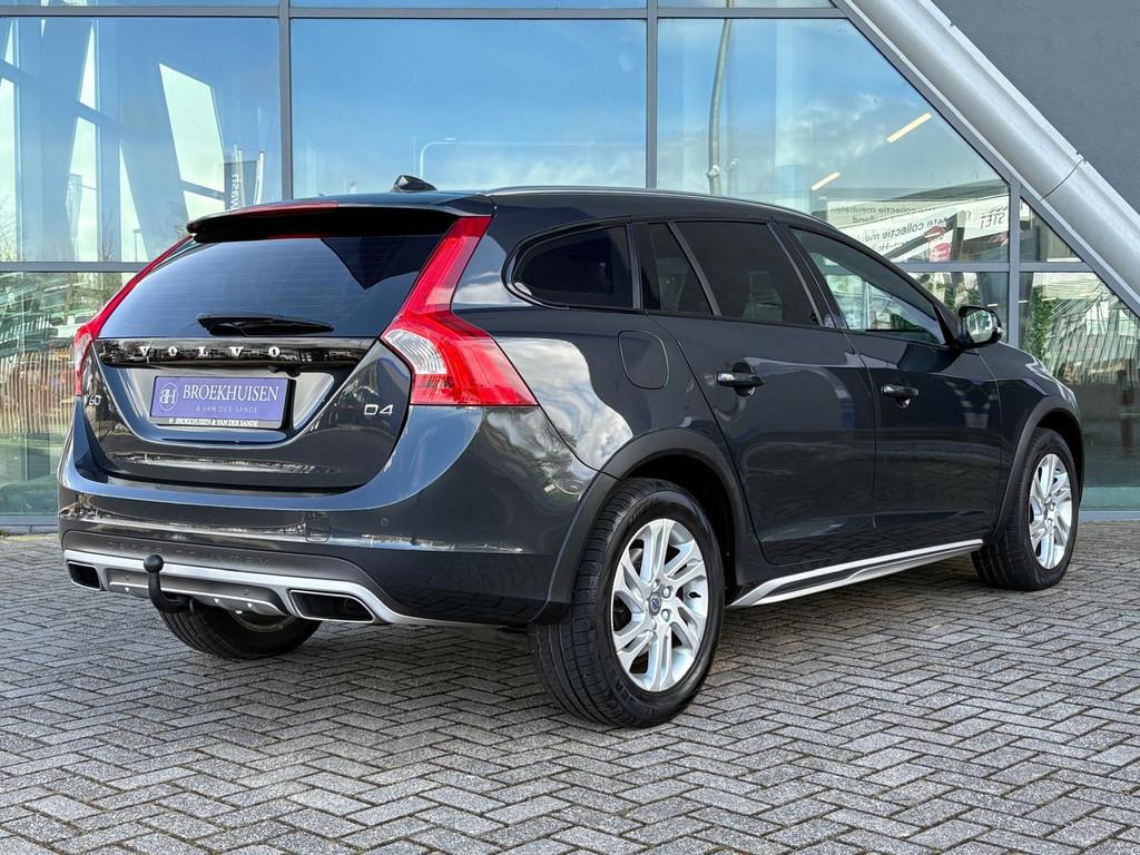 Volvo V60 Cross Country 2.0 D4 Momentum 190pk Automaat / Cam, Auto's, 1969 cc, Diesel, 22 km/l, Zilver of Grijs