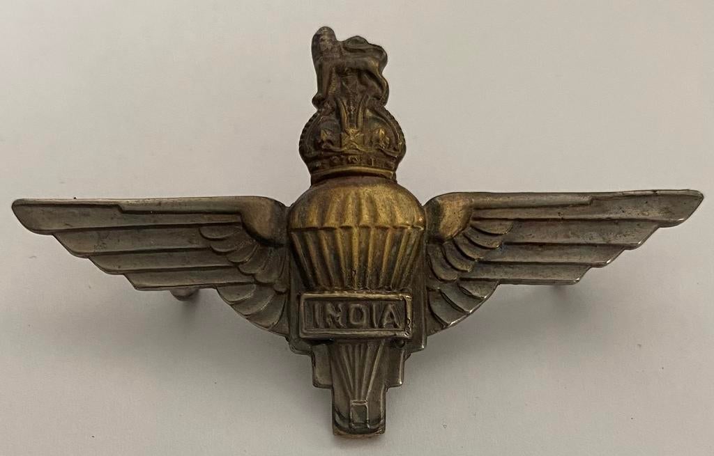 Unieke Britse 44th Indian Parachute Regiment baret wings, Ophalen of Verzenden, Landmacht, Engeland, Embleem of Badge