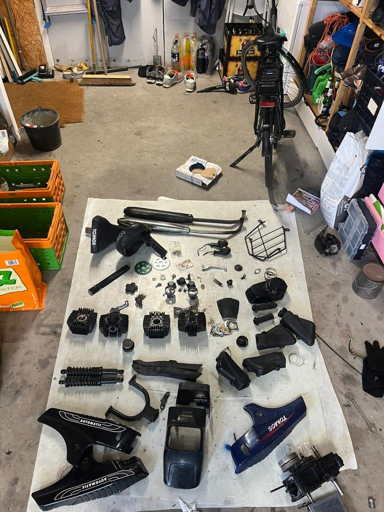 Tomos onderdelen kappen verkoxht, Fietsen en Brommers, Brommers | Tomos, Ophalen, Gebruikt, Standard